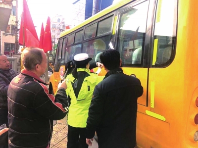 蘭州市校車統(tǒng)一封存確保從源頭杜絕交通安全隱患