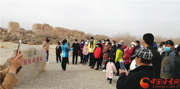 “引客入瓜”開門紅！瓜州迎來景區(qū)復(fù)工后首個(gè)旅行團(tuán)