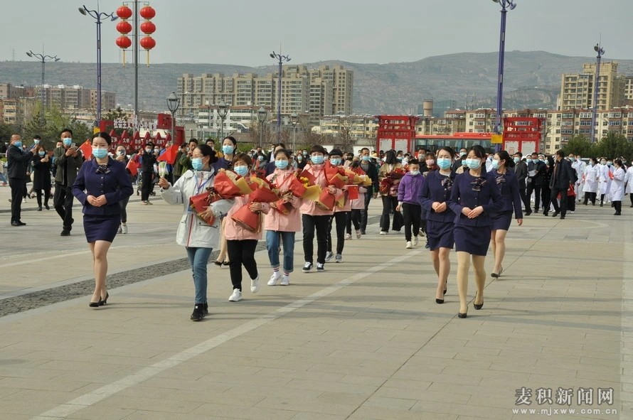 不辱使命 英雄凱旋！麥積區(qū)馳援武漢5名醫(yī)務(wù)人員回家了