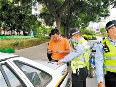 蘭州雁灘交警治理非機動車違法出妙招“寫保證書發(fā)朋友圈集贊”代替處罰