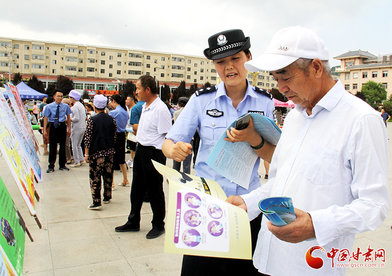 平?jīng)鍪徐`臺(tái)縣開展反邪教集中宣傳日活動(dòng)