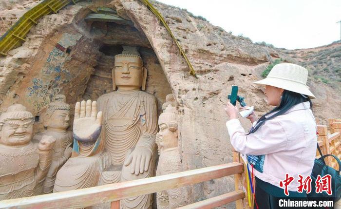 圖為位于甘肅省武威市境內(nèi)的天梯山石窟，其開鑿于東晉十六國時期的北涼。(資料圖) 崔琳 攝