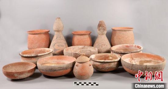 圖為圪垯川遺址出土的器物組合。(資料圖) 甘肅省文物局供圖