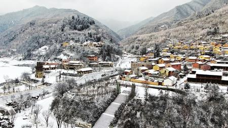 瑞雪潤山川