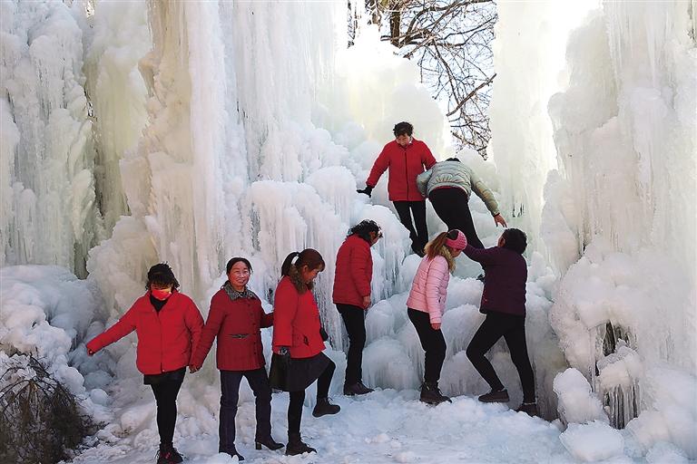 臨夏州康樂縣各冰雪景點(diǎn)迎來(lái)旅游熱潮