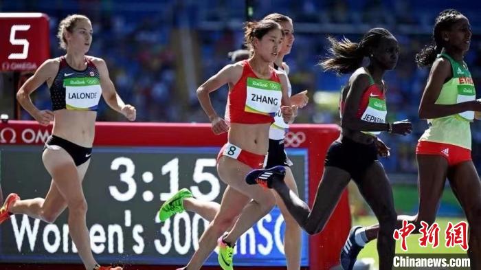 2016年8月，中國選手張新艷參加里約奧運(yùn)會田徑女子3000米障礙賽預(yù)賽。(資料圖) 受訪者供圖