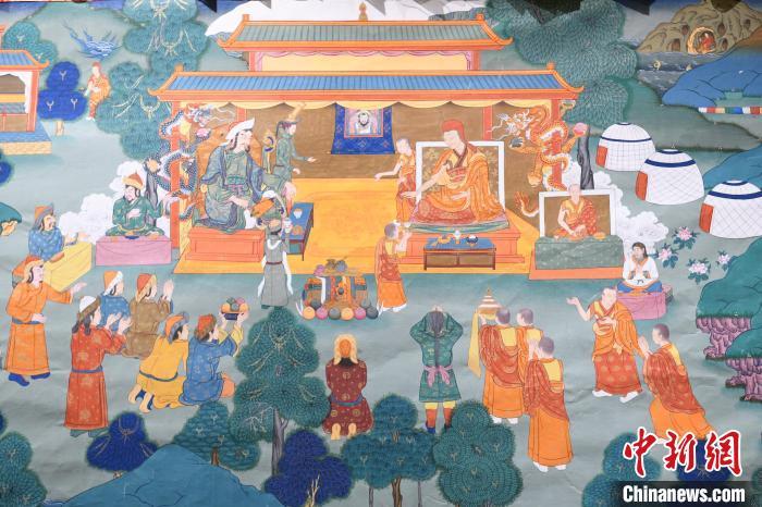 8月20日，在蘭州市博物館展出的大型歷史題材卷軸唐卡“涼州會盟”?！〈魑牟?攝