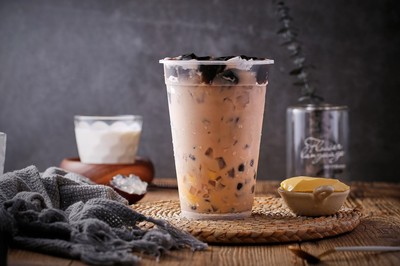 “嬲”字奶茶掀風(fēng)波：客訴與輿情危機(jī)的距離有多遠(yuǎn)？
