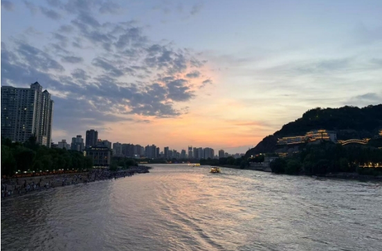金城煙火夜未央 城關(guān)旅游熱力“漲”